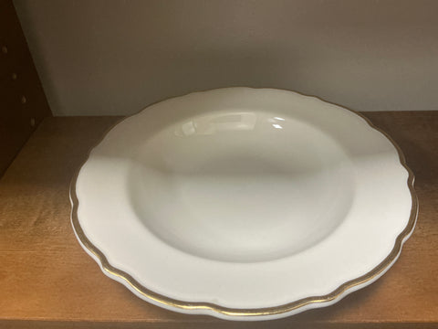 Soup bowl with gold trim (set of 6) Syracuse china