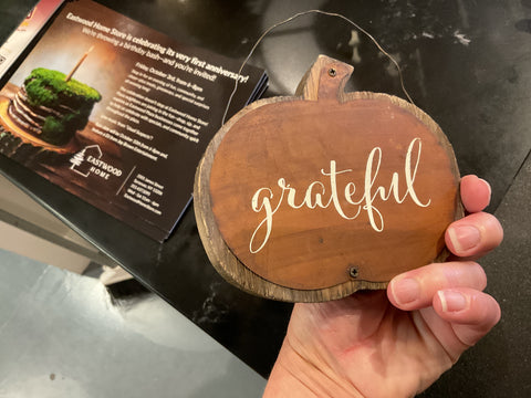 Wood grateful pumpkin