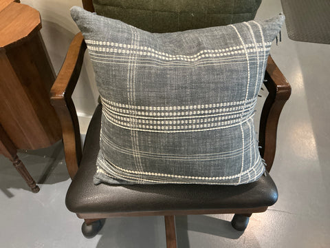 Blue/white pillow cover
