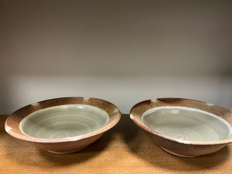 Textured serving bowl