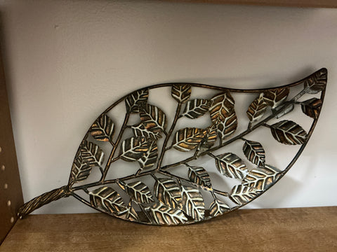 Leaf wall decor