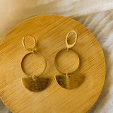 Selene:Simple Eclipse Brass Earring